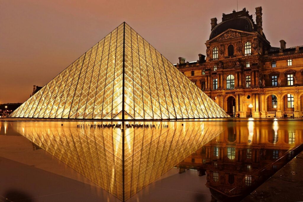 LOVOUR MUSEUM image LOVOUR MUSEUM Paris